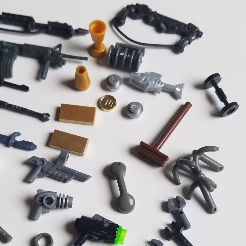 Lego Miscellaneous Weapon, Tools & More! - Picture 10 of 12